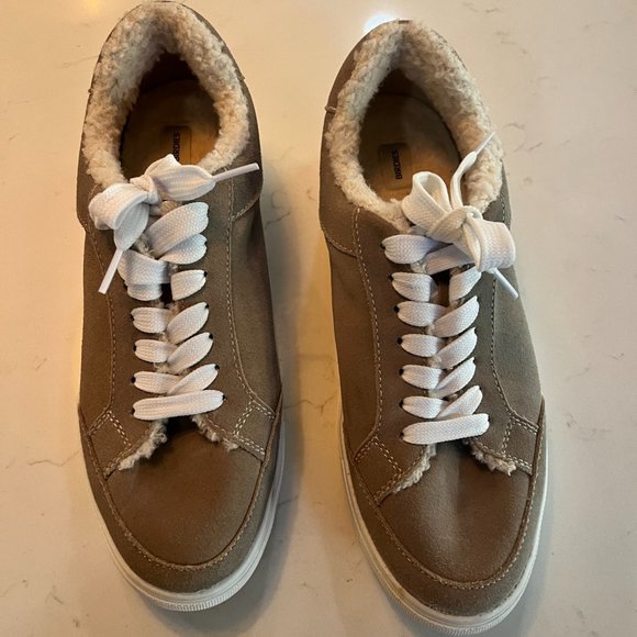 Women’s Birdies Cardinal Sneaker Dune Beige, size 11 - Picture 4 of 6